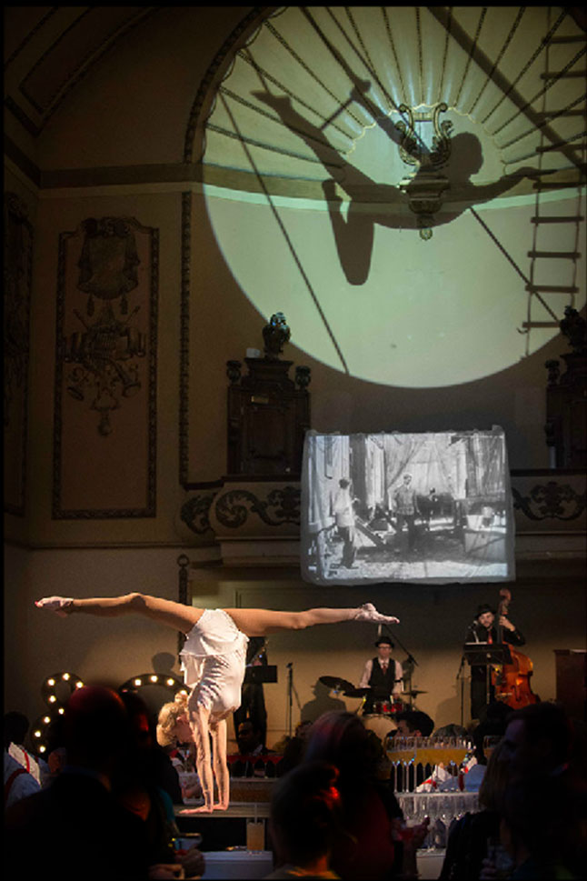 Cirque performing at a Florida event