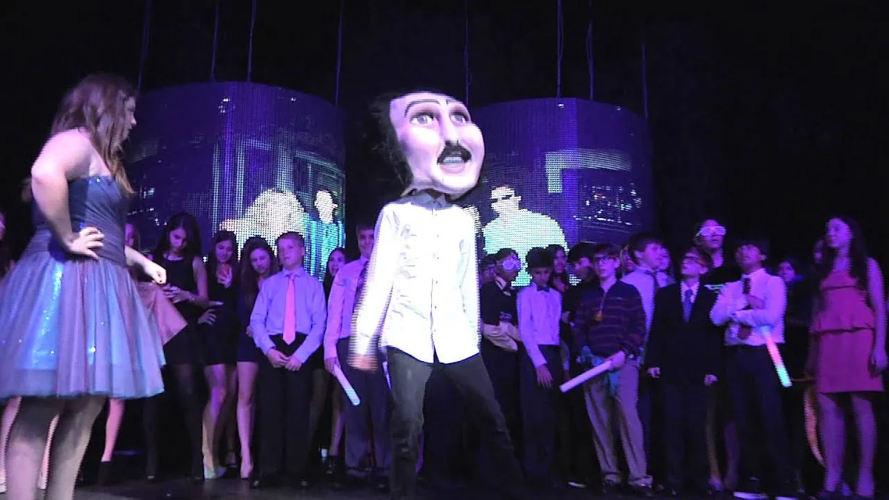 Cirque du partay performance set